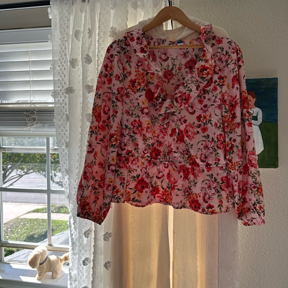 Old Navy Floral Blouse in Pink and Red